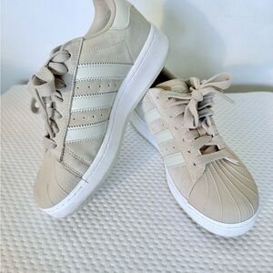 Adidas Women's Cream Sneakers